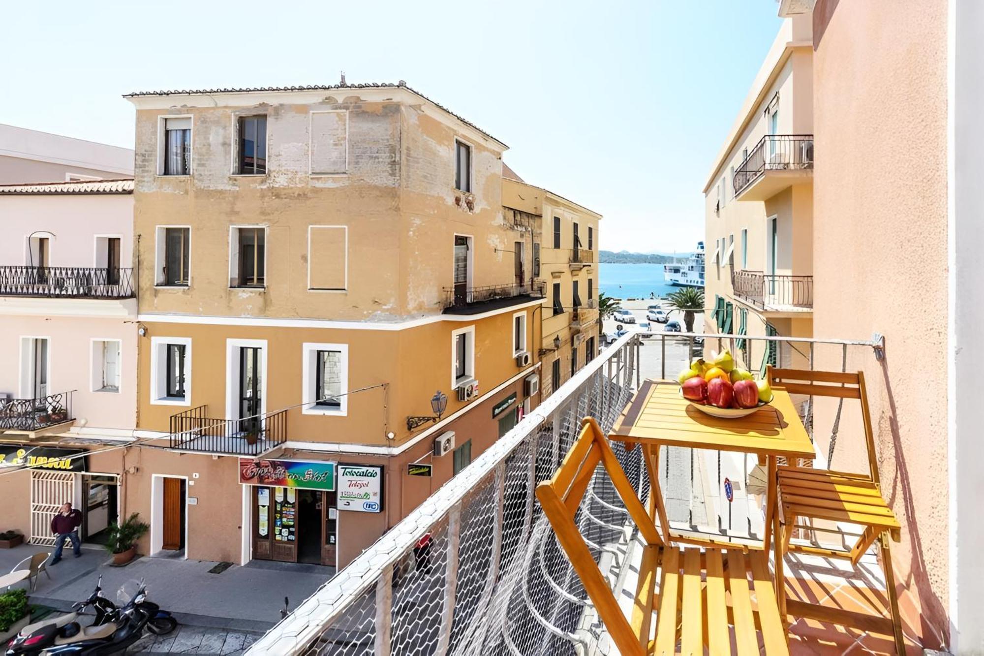 Splendido Appartamento In Pieno Centro Dell'Isola La Maddalena (Sassari) Exterior foto